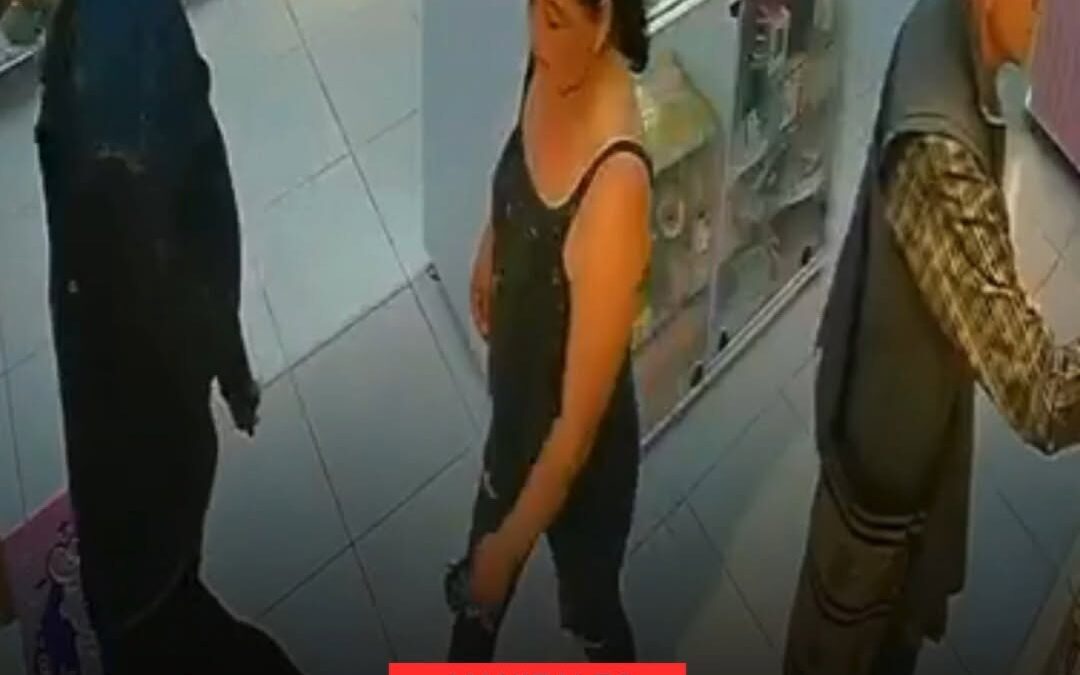 UN DELINCUENTE REINCIDENTE FUE CAPTURADO MIENTRAS HURTABA MERCANCÍA EN UN ESTABLECIMIENTO.