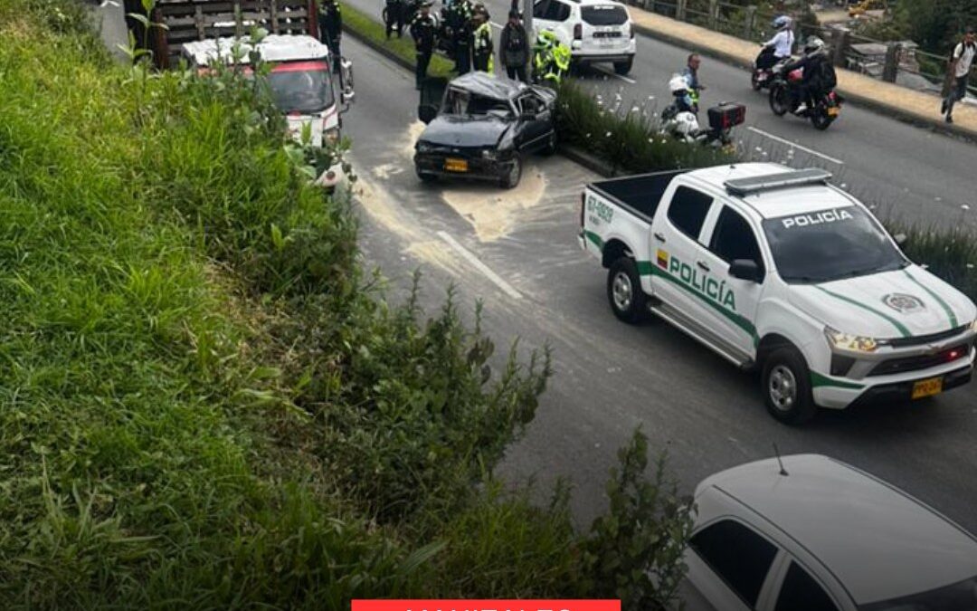 GRAVE ACCIDENTE DE TRÁNSITO COLAPSA LA ENTRADA A MANIZALES POR EL PEÑÓN.